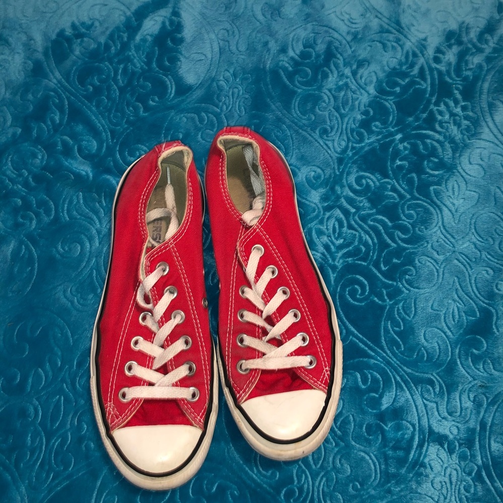 Converse red low top size 8